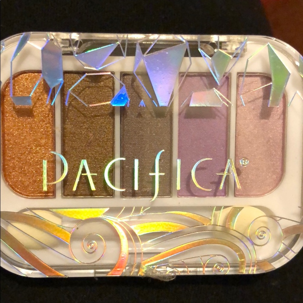 Beach Crystals Mineral Eyeshadows